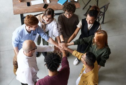 6 Signs that Indicate your Company Needs Team Building